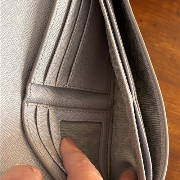 Michael Kors Elegant Cream Textured Women's Clutch - Picture 6 of 12